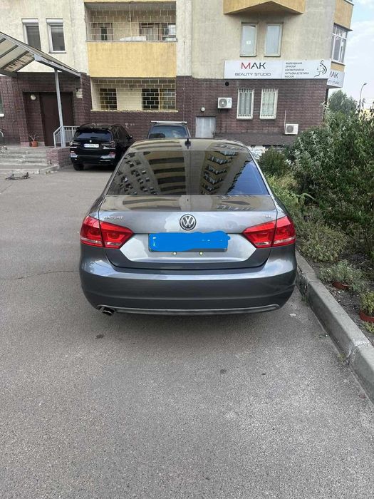Продається Volkswagen Passat 2012 року