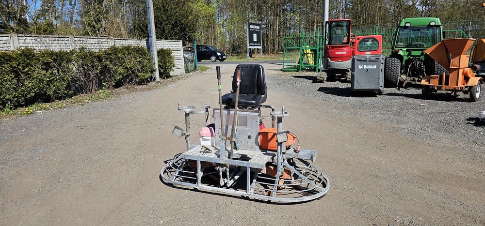 Zacieraczka samojezdna Zacieraczka dwutalerzowa B-MAC BM955-2S barikel