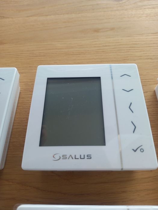 Bezprzewodowy Regulator temperatury 4w1 salus VS20WRF