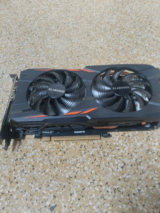 Placa gráfica gigabyte 4 Gb