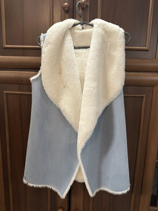 Продам теплу сучасну безрукавку