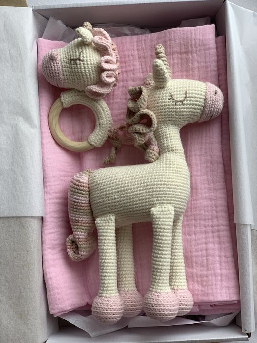 Подарунковий набір. Baby box. Іграшка. Брязкальце. Пелюшка. Тримач