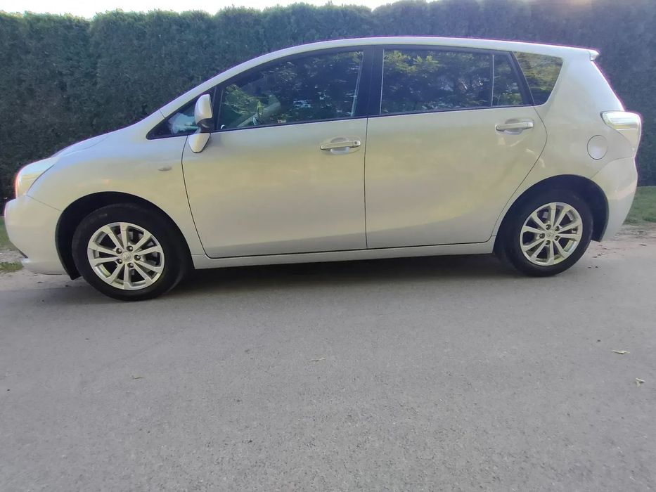Toyota Verso 2010 Toyota Verso Serwisowany Klima Tempomat  Idealne na wakacje