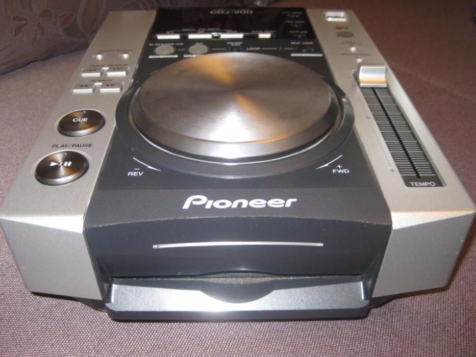 Проигрыватель CD/MP3 дисков Pioneer CDJ-200