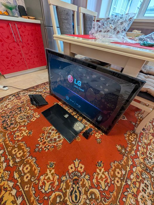 Телевізор LG 42LW4500