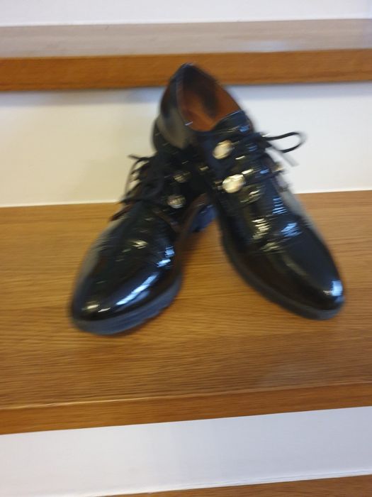 Buty skórzane lakierowane