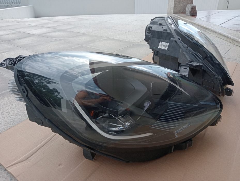 Faróis/óticas Ford Puma