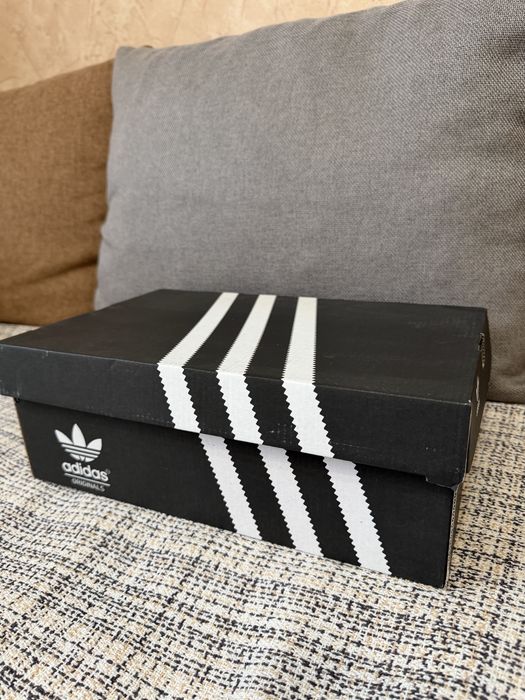 Кросівки Adidas. Автошнурок. Демісезон / осінь