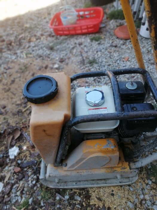 Vendo Máquina de bater calçada