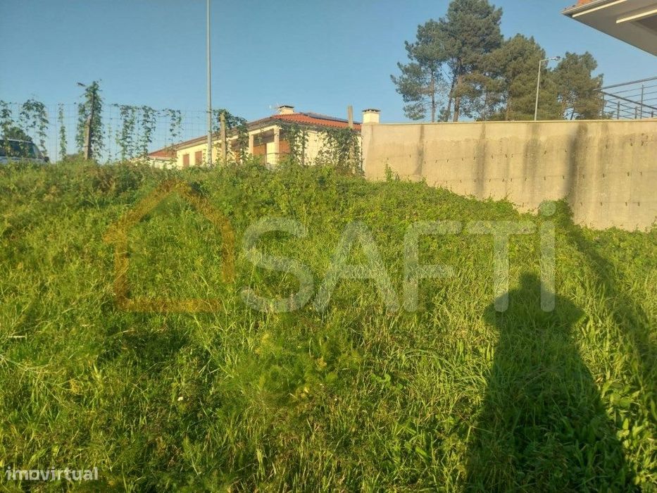 Excelente terreno Urbano para construção, com 757 m2 — Mazedo E Cortes, Viana do Castelo