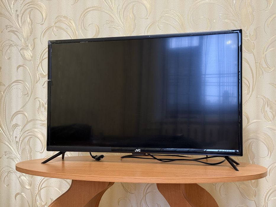 телевізор JVC в гарному стані