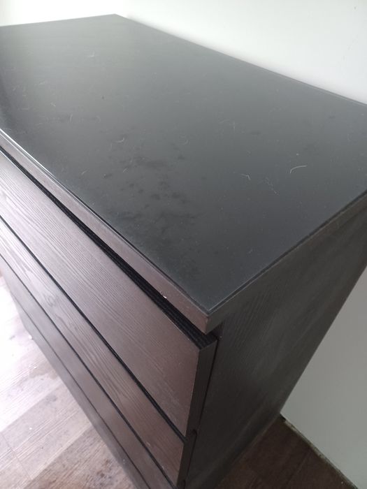 Cómoda com vidro superior