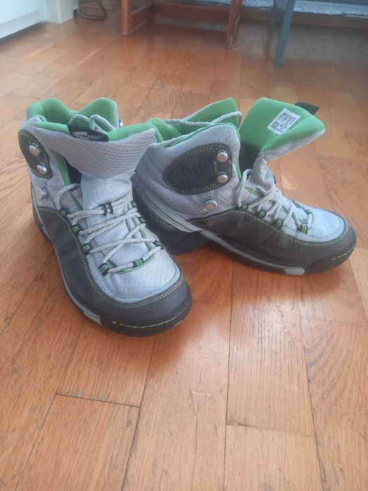 Продам кроссовки adidas 38 размера.