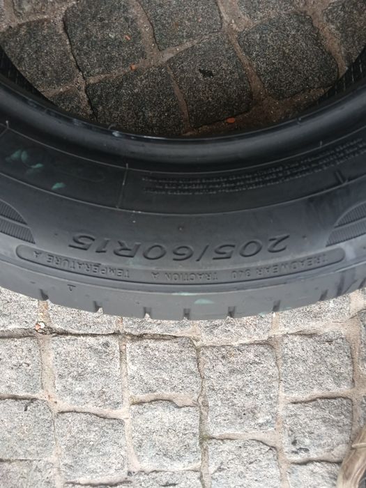 2 pneus 205 60 r15 Dunlop