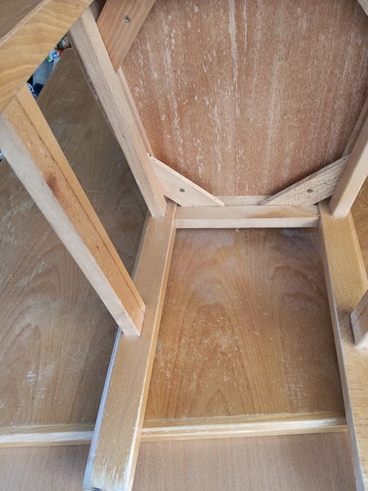 Mesa e madeira com 4 cadeiras