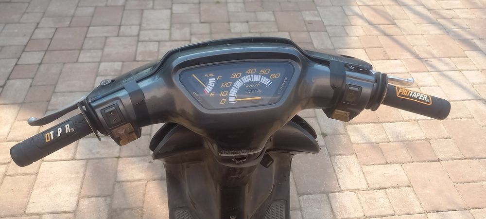 Скутер під відновнелля хороший торг