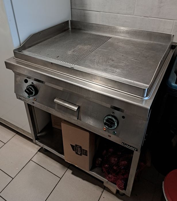 Elektryczna plyta grillowa ryflowana/gładka na podstawie otwartej