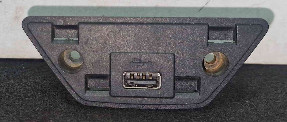 Módulo USB / AUX / IPOD 5Q0035726N - VW CADDY IV Veículo multiuso