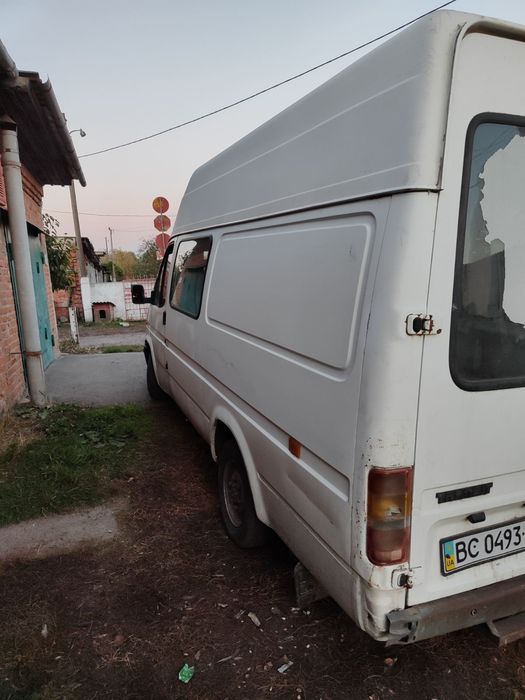 Форд транзіт    .