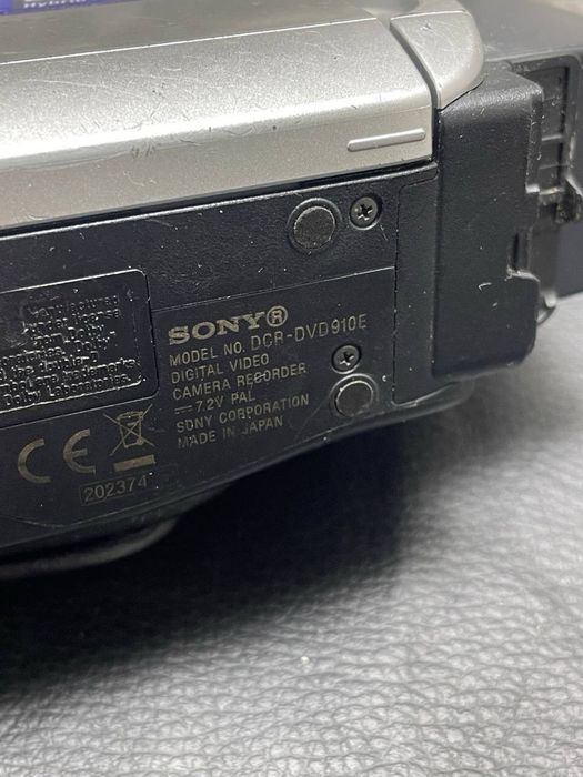 Цифровая видеокамера Sony Handycam DVD