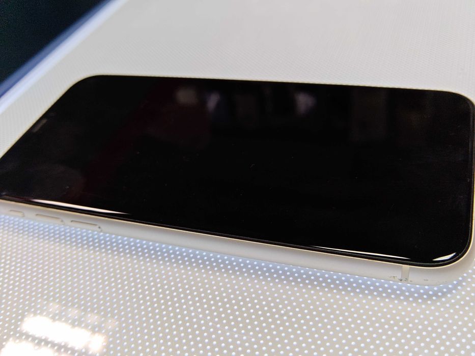 iPhone 11 128 GB Silver Stan Bardzo Dobry 6 Miesięcy Gwarancji