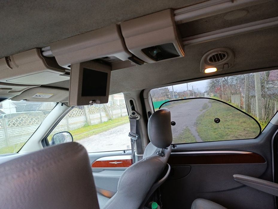 Крайслер Tawn & Country Limited 3.8i