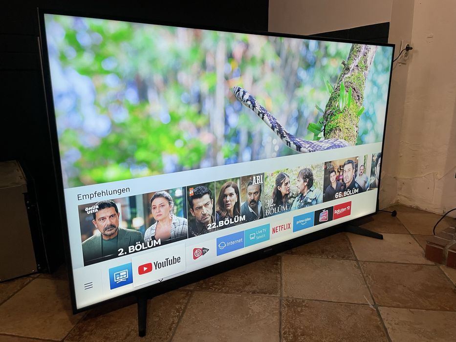 Телевізор Samsung 65 Samart tv 4K