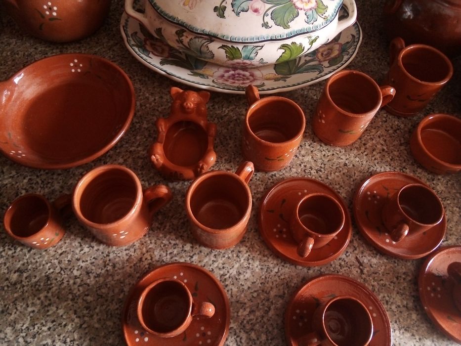 Conjunto de Peças em Barro Diversas