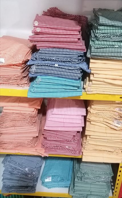 Bibes e Panamás escolares,nomes bordados na loja Gugu Dada, Moscavide