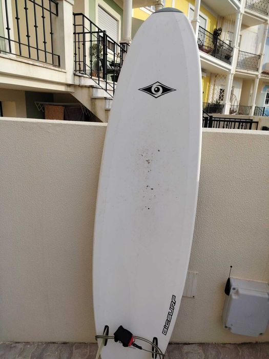 Kit Surf: Pracha Bic Malibu 7.3, quilhas, leash, cera, capa transporte e fato neopreno