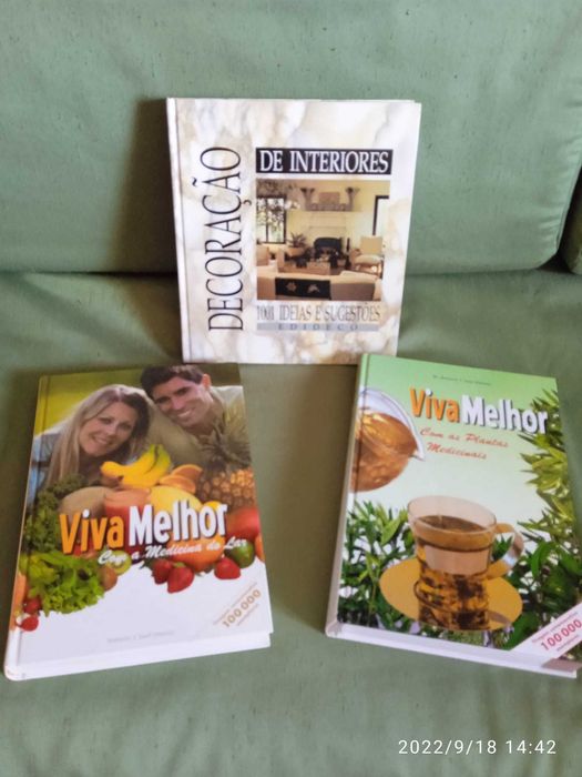 Livros novos e antigos