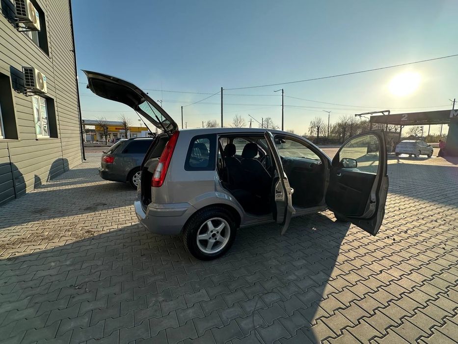 Продам Ford Fusion 1.6 газ- бензин 2011 рік