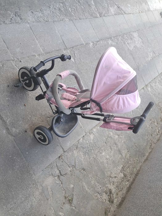 Rowerek trójkołowy KinderKraft różowy
