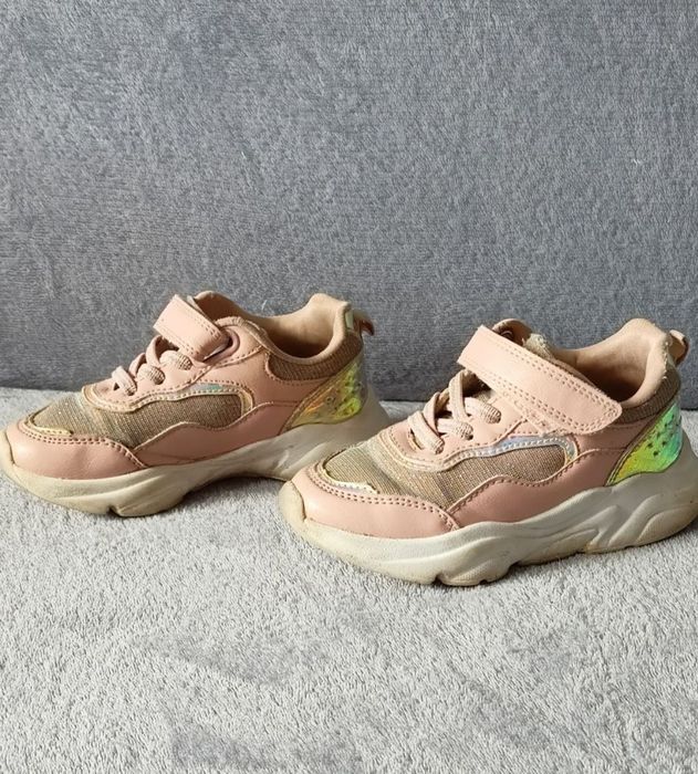 Adidasy dla dziewczynki 26