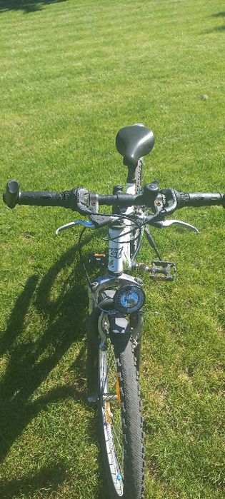 Rower 24 cali koloru bialego