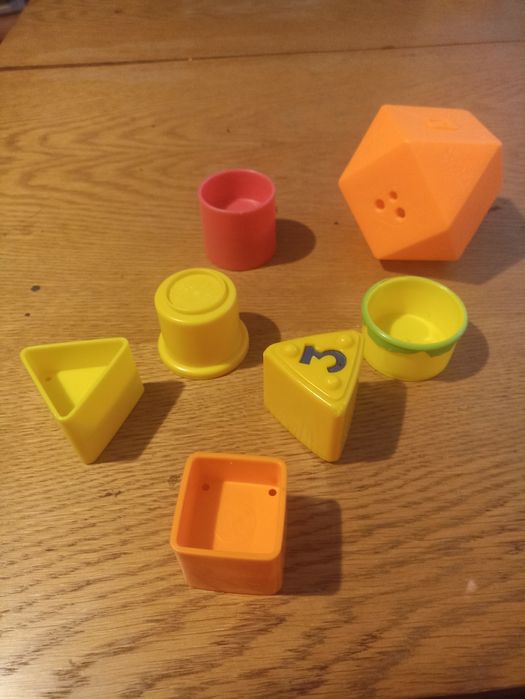 Układanka z elementami geometrycznymi