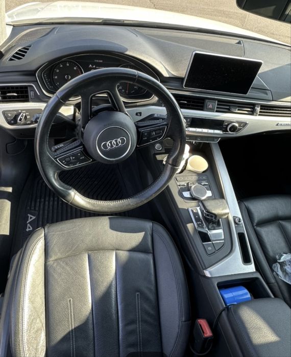 Автомобіль Audi A4