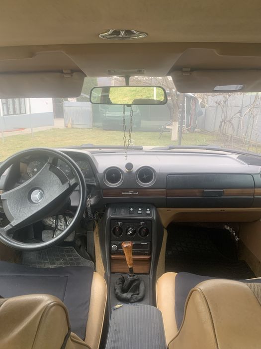Mersedes-Benz  123