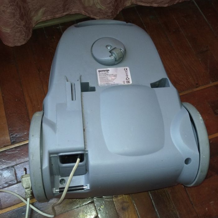 Gorenje  VC1611CMBK, втягивает хорошо,исправный, без комплекта