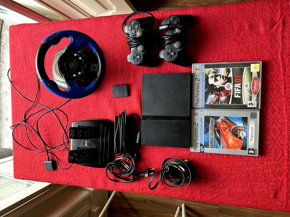 PS2 slim com 2 comandos + FIFA 7 & NFS Underground