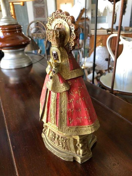 Santa de Guadalupe em Resina, excelente estado