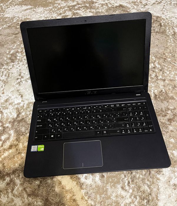 Ігровий ноутбук ASUS Intel i5 gen8/Nvidia gx660