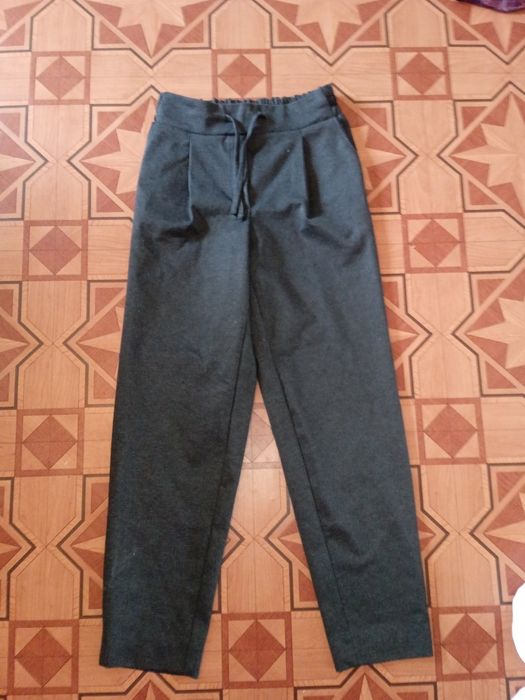 Подарую речі на хлопця 44 р