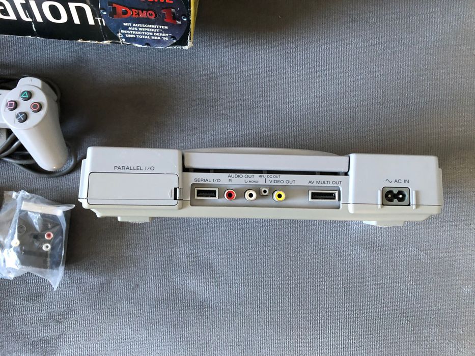 PlayStation PSX scph-1002 C box