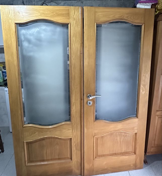 Porta dupla com vidro fosco