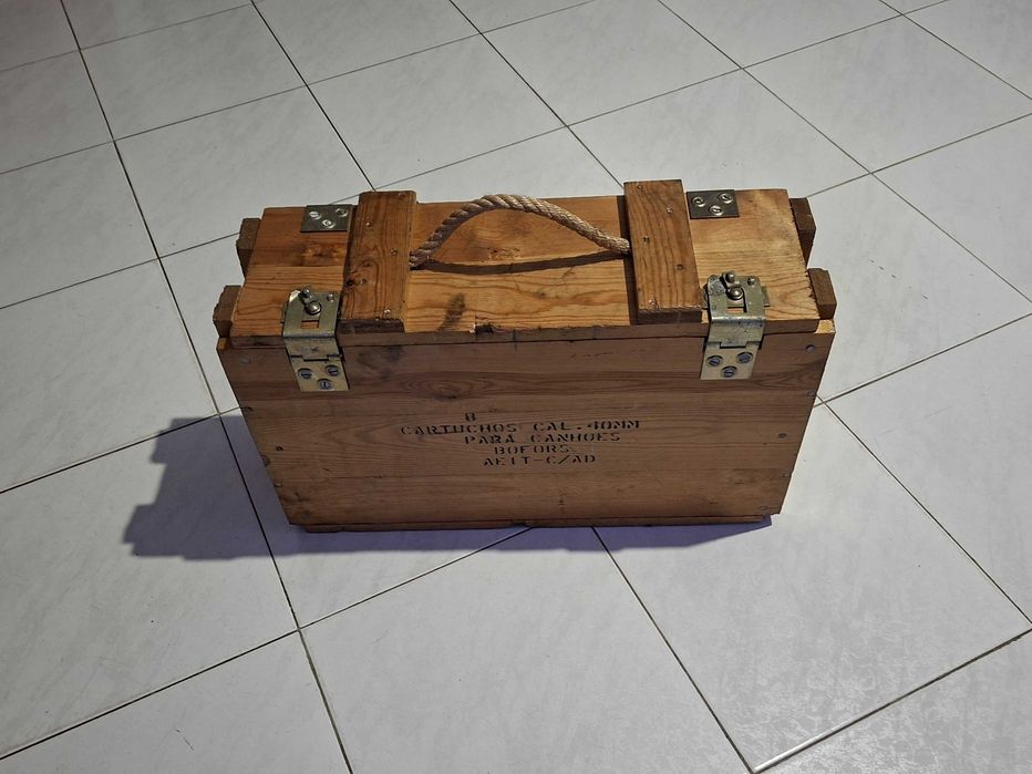 Rara Caixa de munições militares Bofors 40mm, VAZIA, decorativa