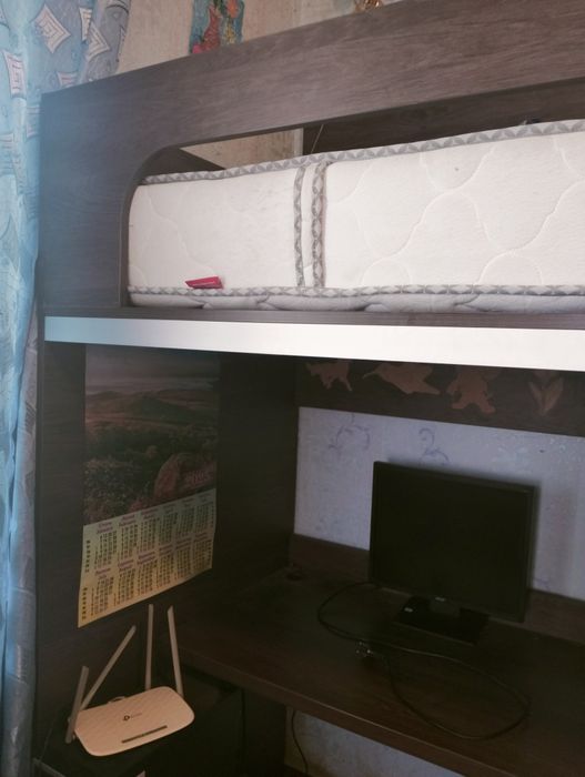 Дитяча стінка з ліжком