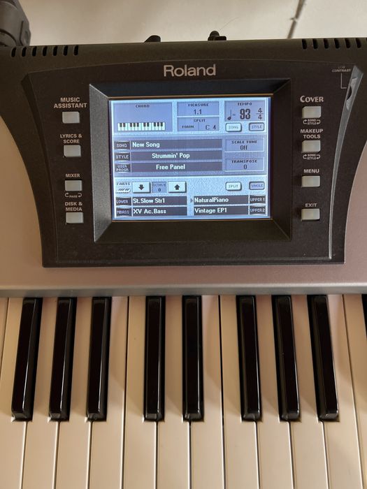 Teclado Roland E60 Workstation