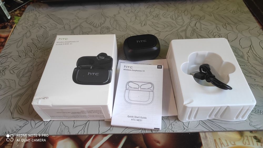 Блютуз наушники.