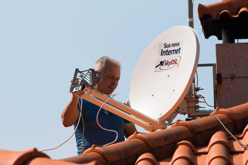 Técnico e Manutenção de antenas parabólicas